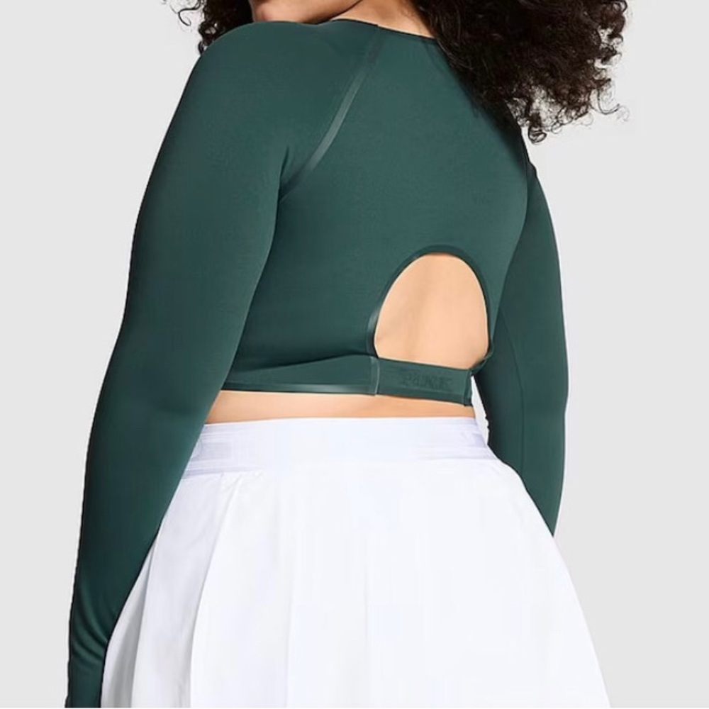 Long Sleeve Keyhole Crop Top in Dark Green - Women